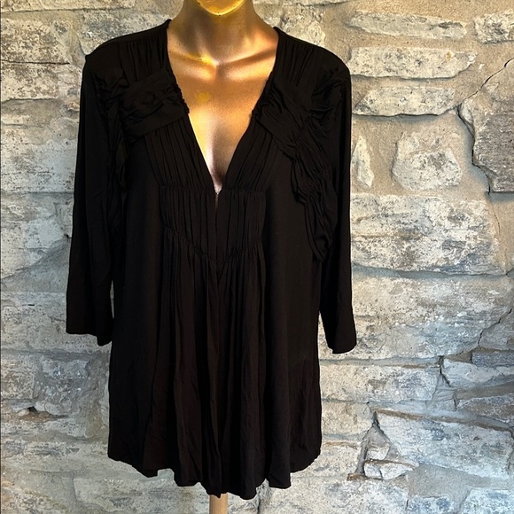 cleo Tops - Cleo Black Pleated topper